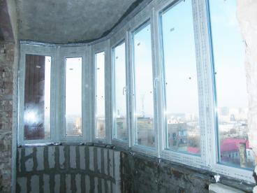 Монтаж металлопластиковых окон на балкон