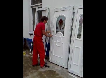 Монтаж металлопластиковых дверей с заполнением